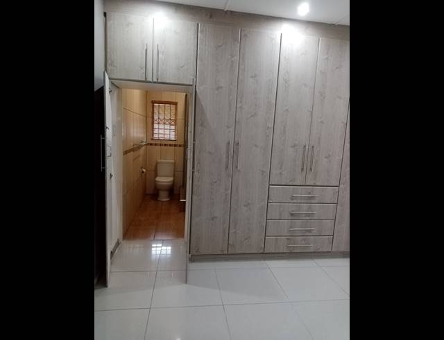 1 BEDROOM FLAT RENTED IN WESTVILLE